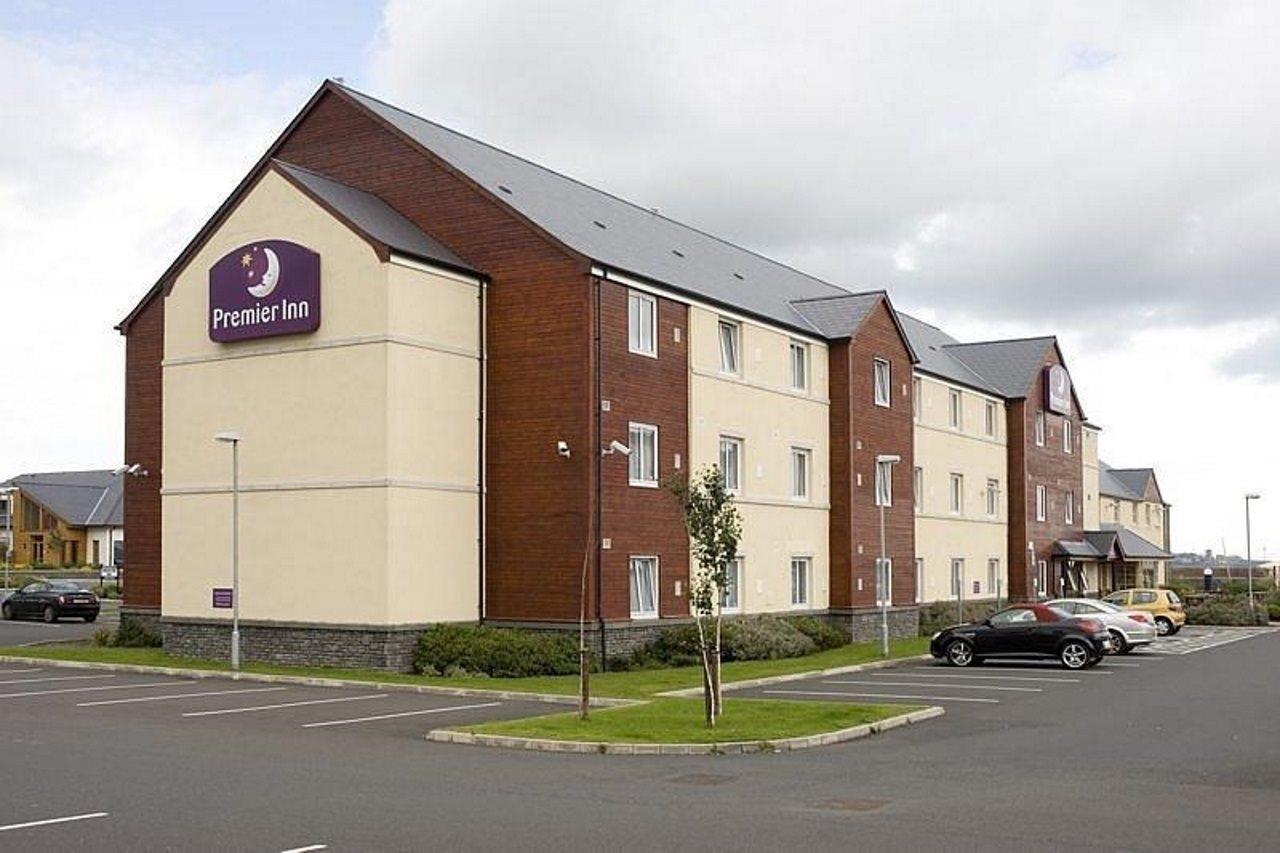 Premier Inn Carrickfergus Exterior foto